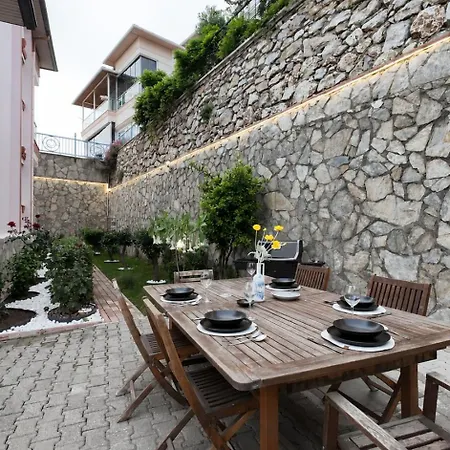 With Pool And Great Sea And Views *